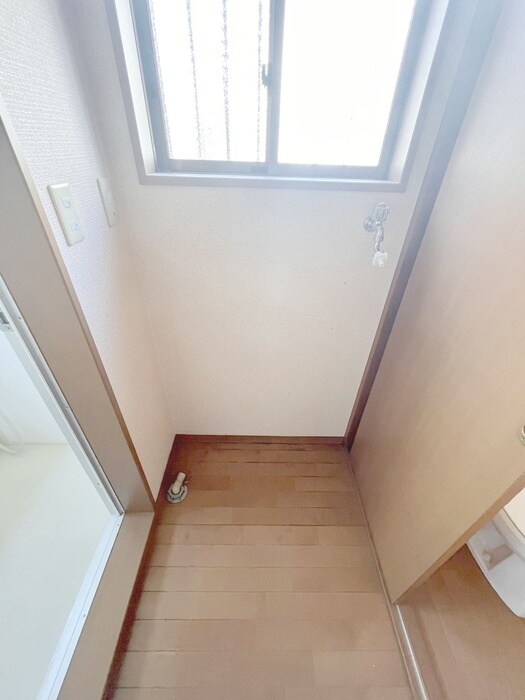物件内観写真18　(洗濯機置場)