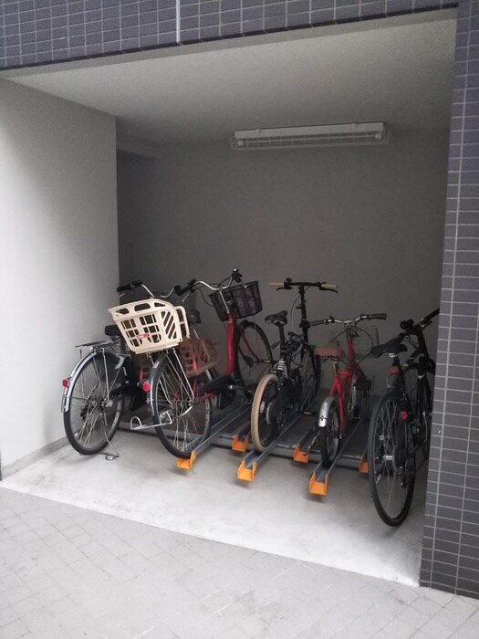 物件外観写真5　(駐輪場)