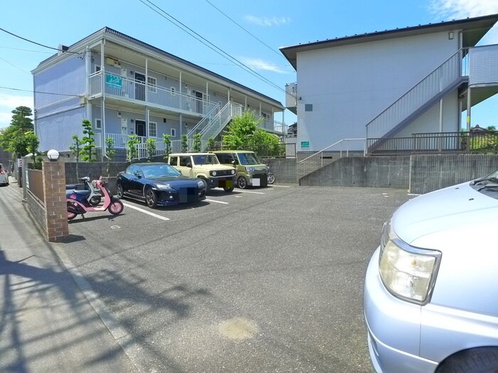 物件外観写真3　(駐車場)