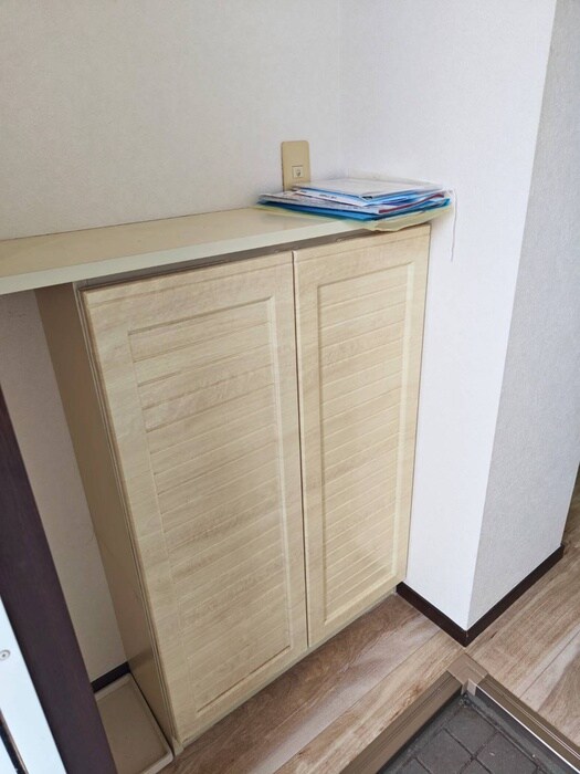 セラ・アイリスの靴箱