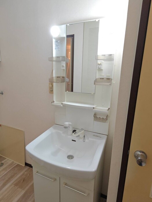 セラ・アイリスの洗面