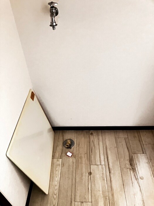 物件内観写真14　(洗濯機置場)