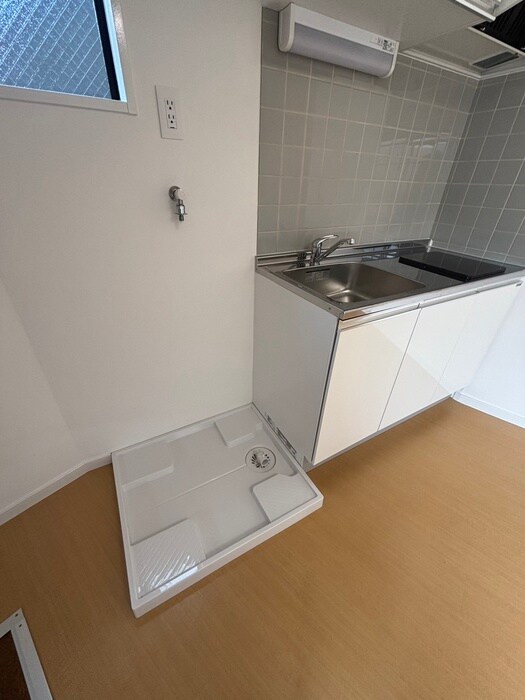 物件内観写真10　(洗濯機置場)