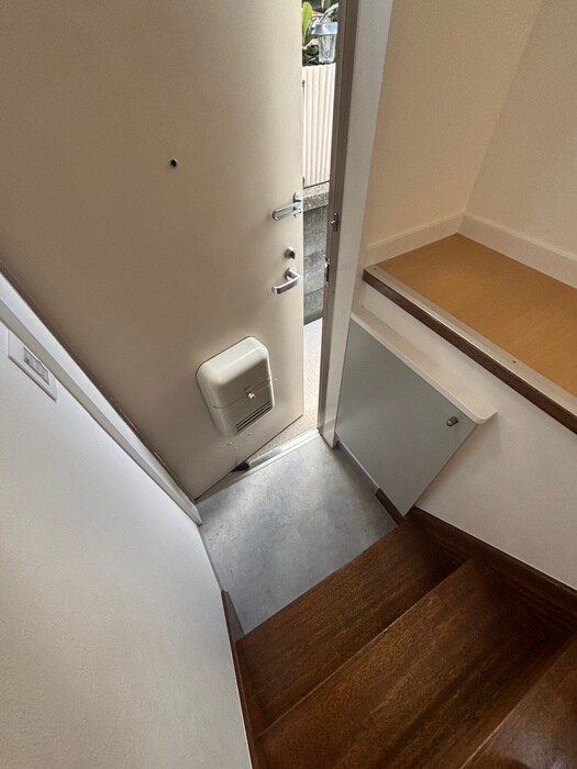 物件内観写真15　(玄関)