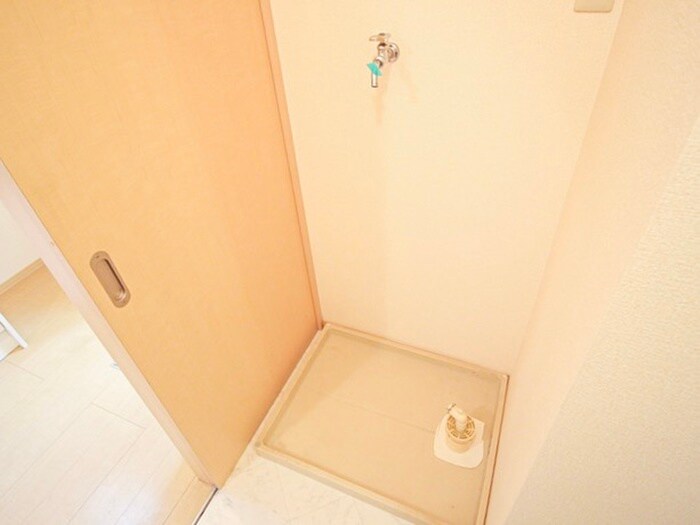 物件内観写真13　(洗濯機置場)