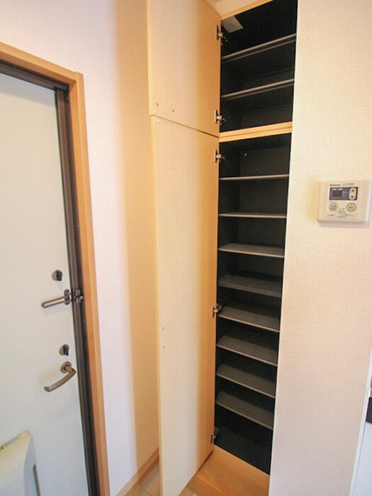 物件内観写真16　(靴箱)