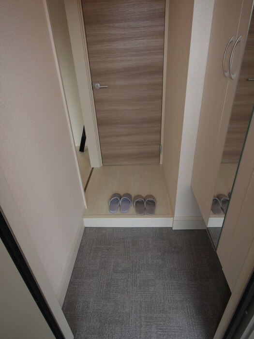 物件内観写真13　(玄関)