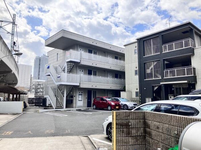 物件外観写真2　(駐車場)