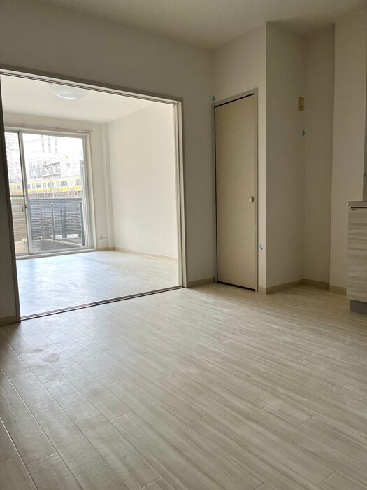 物件内観写真6　(居室)