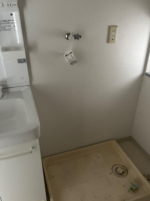 物件内観写真15　(洗濯機置場)