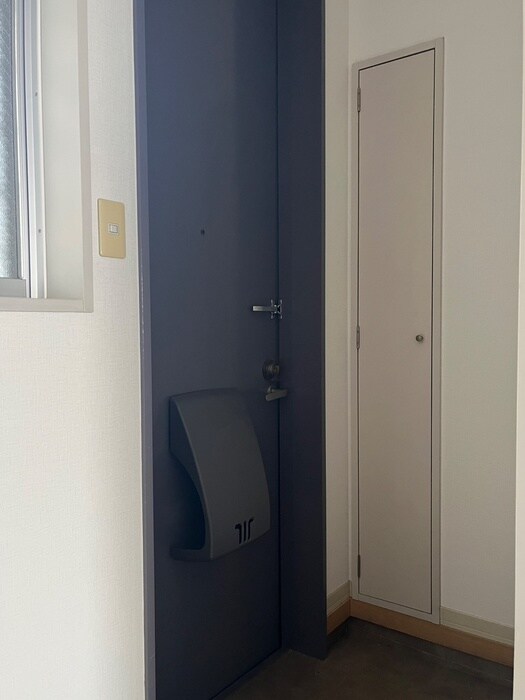 物件内観写真16　(玄関)