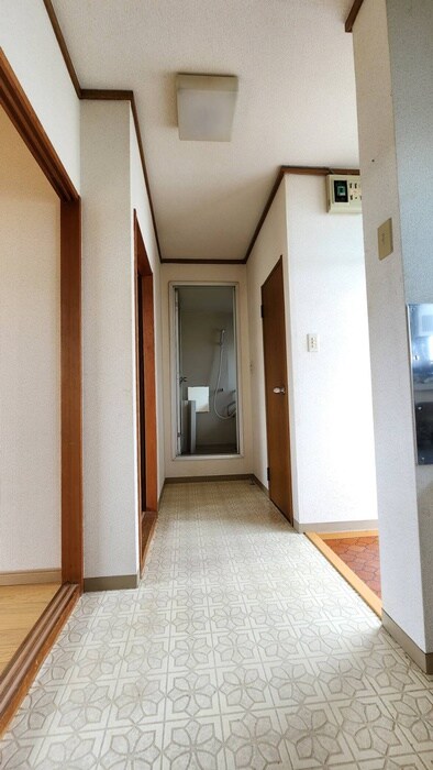 物件内観写真14　(廊下)