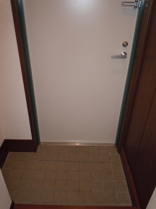 物件内観写真12　(玄関)