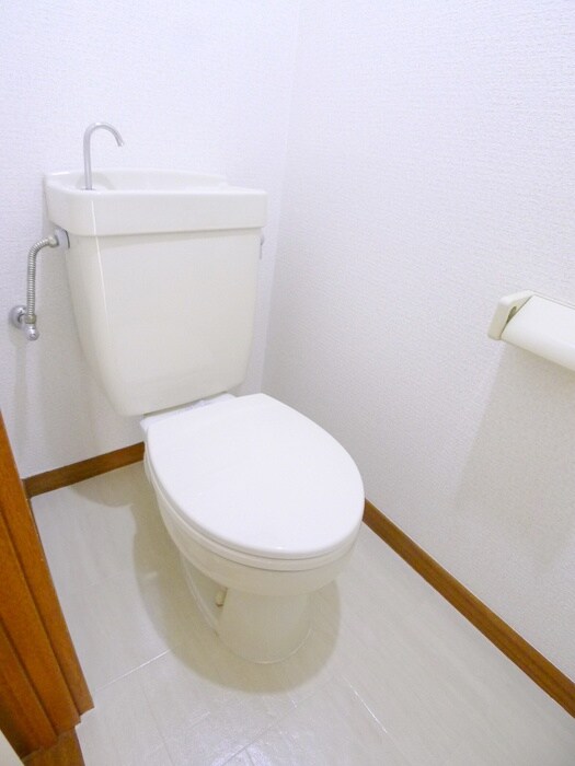 物件内観写真8　(トイレ)