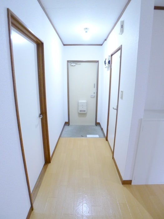 物件内観写真16　(廊下)