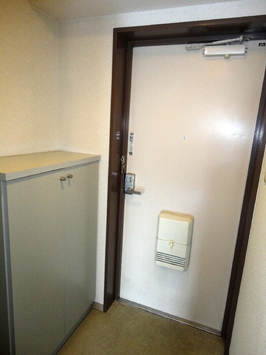 物件内観写真14　(玄関)