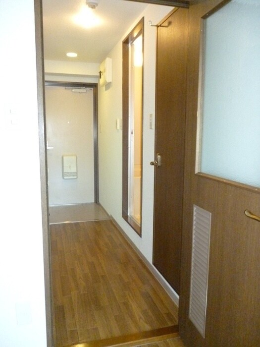 物件内観写真15　(玄関)