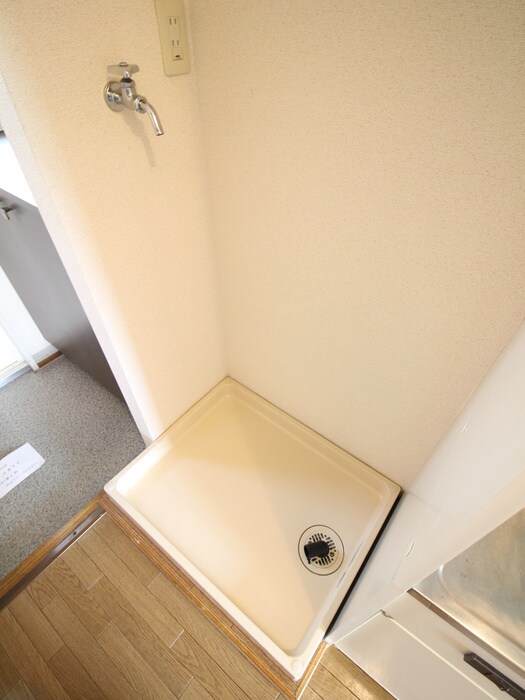 物件内観写真12　(洗濯機置場)