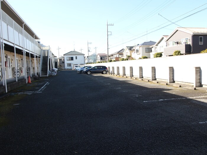 物件外観写真3　(駐車場)