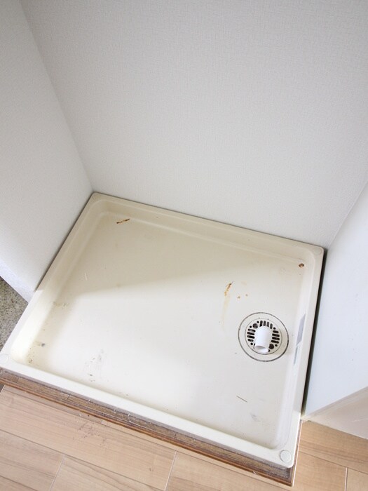 物件内観写真12　(洗濯機置場)