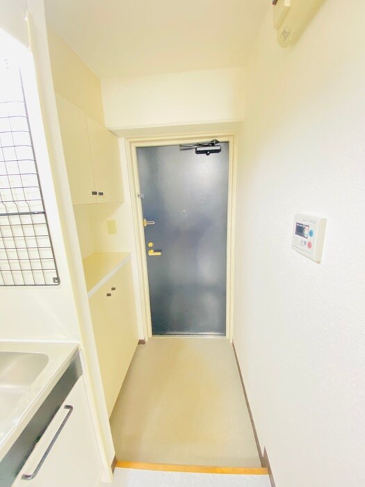 物件内観写真10　(玄関)