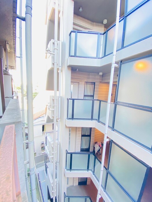 物件内観写真16　(室内からの展望)