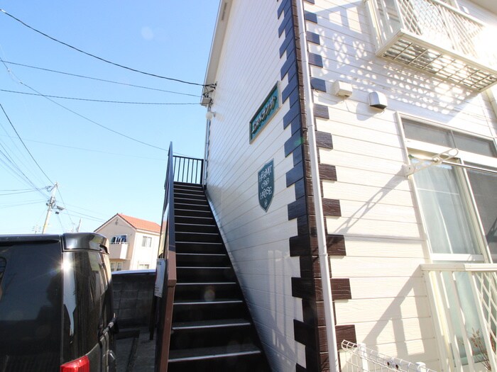 物件外観写真5　(エントランス部分)