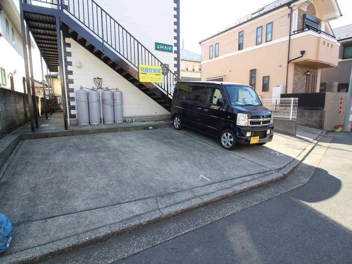 物件外観写真6　(駐車場)