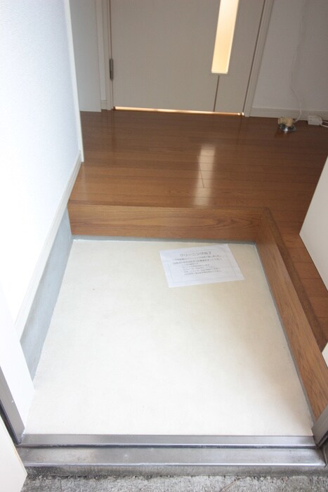 物件内観写真14　(玄関)