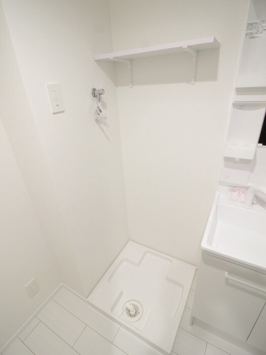 物件内観写真13　(洗濯機置場)