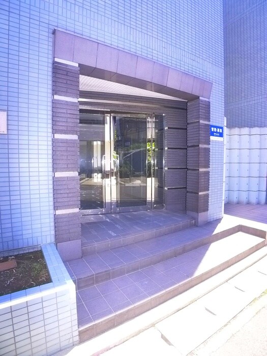 物件外観写真4　(エントランス部分)