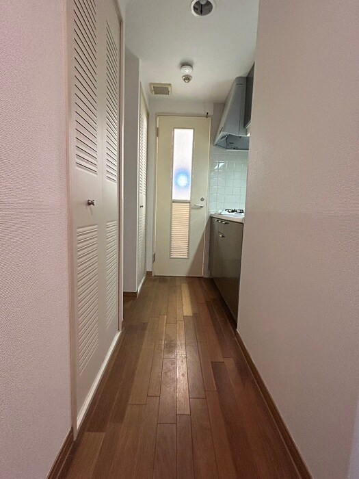 物件内観写真11　(廊下)