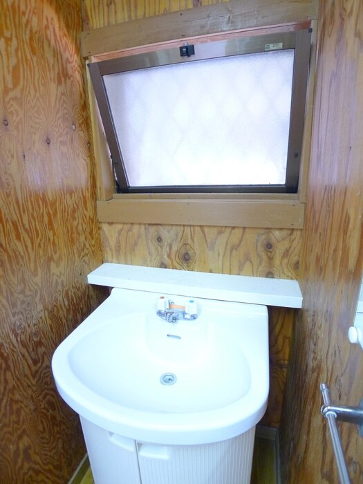 物件内観写真8　(洗面)