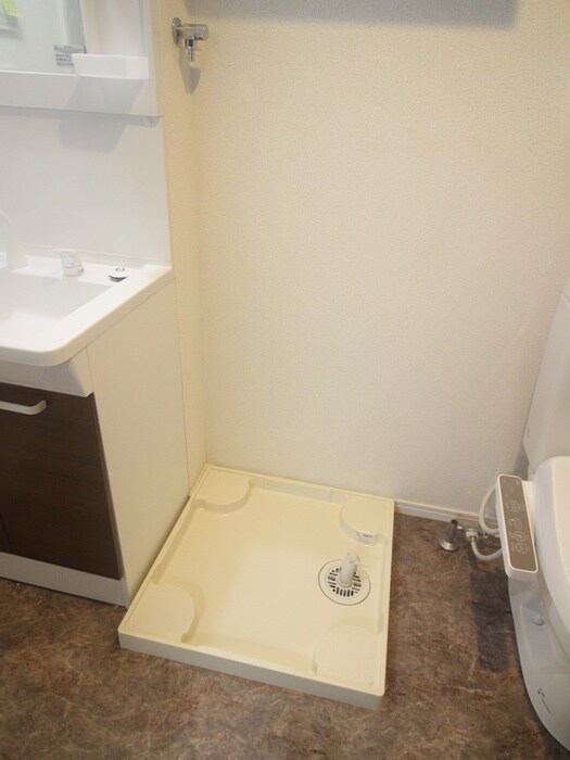 物件内観写真13　(洗濯機置場)