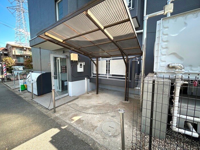 物件外観写真4　(駐輪場)