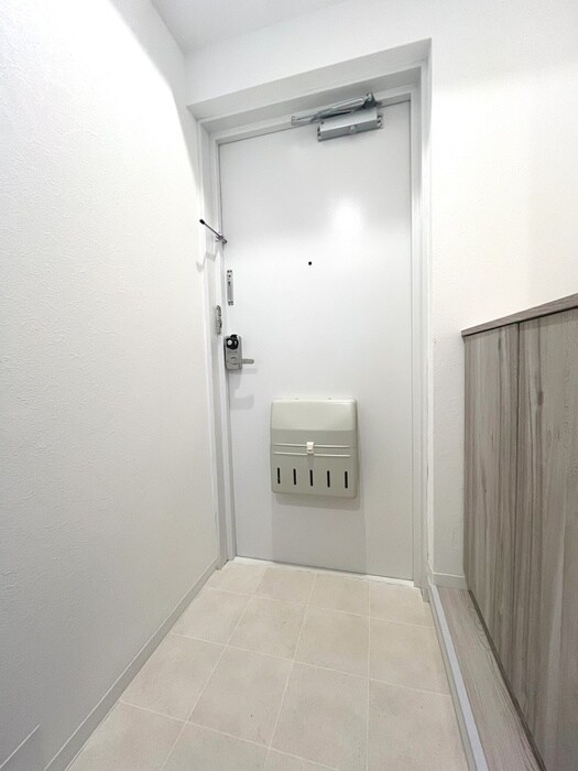 物件内観写真16　(玄関)