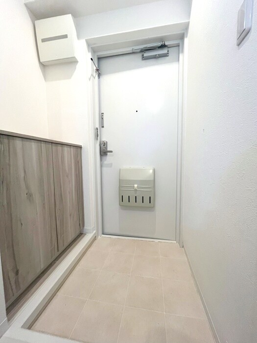 物件内観写真16　(玄関)