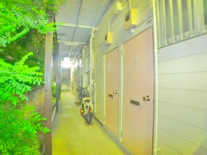 物件外観写真5　(エントランス部分)