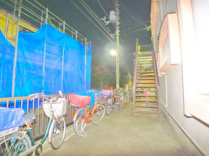 物件外観写真6　(駐輪場)