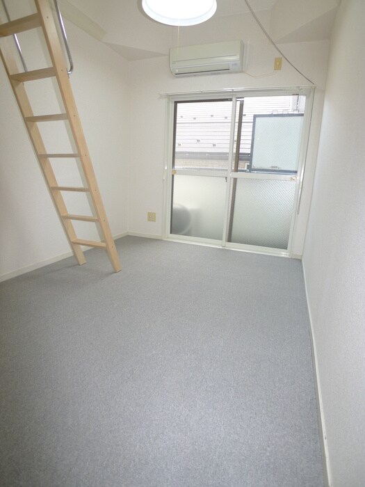 物件内観写真4　(居室)