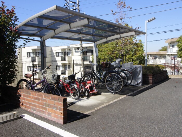 物件外観写真3　(駐輪場)