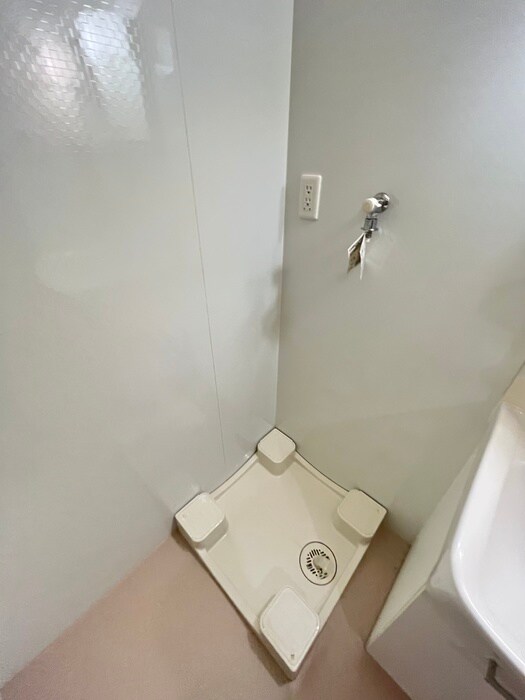 物件内観写真11　(洗濯機置場)