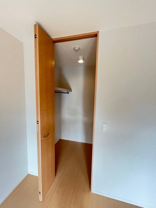 物件内観写真16　(収納)