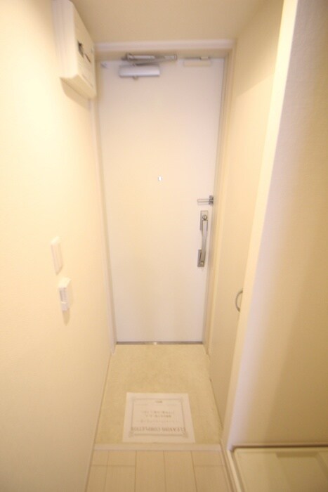物件内観写真7　(玄関)