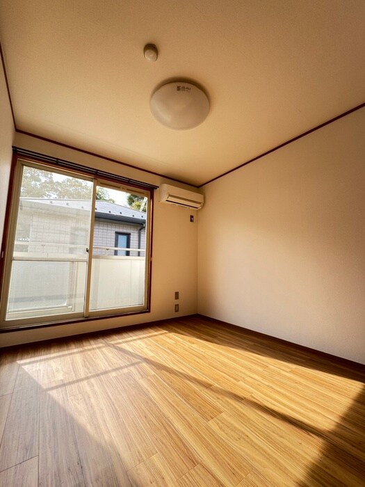 物件内観写真8　(居室)