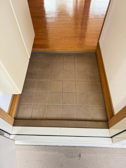 物件内観写真16　(玄関)