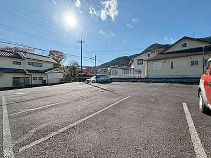 ほほえみハイムの駐車場