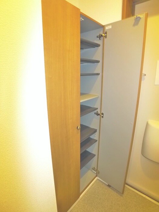 物件内観写真15　(靴箱)