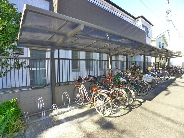 物件外観写真6　(駐輪場)