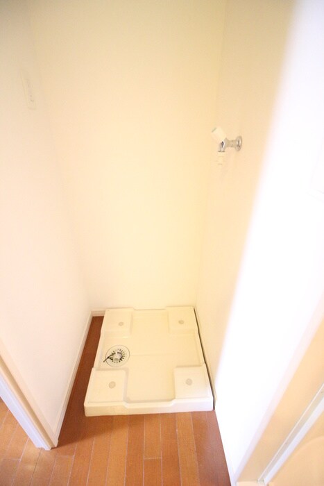 物件内観写真10　(洗濯機置場)